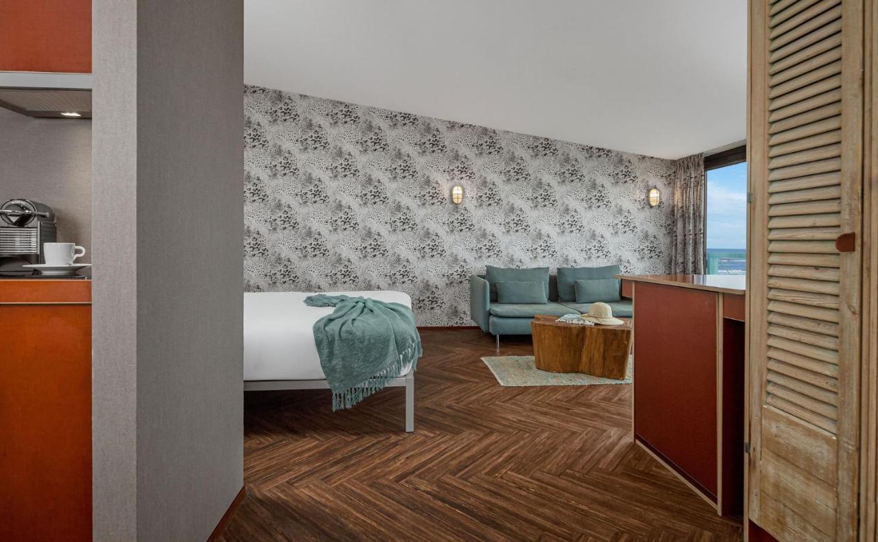 Beachhouse Hotel photo