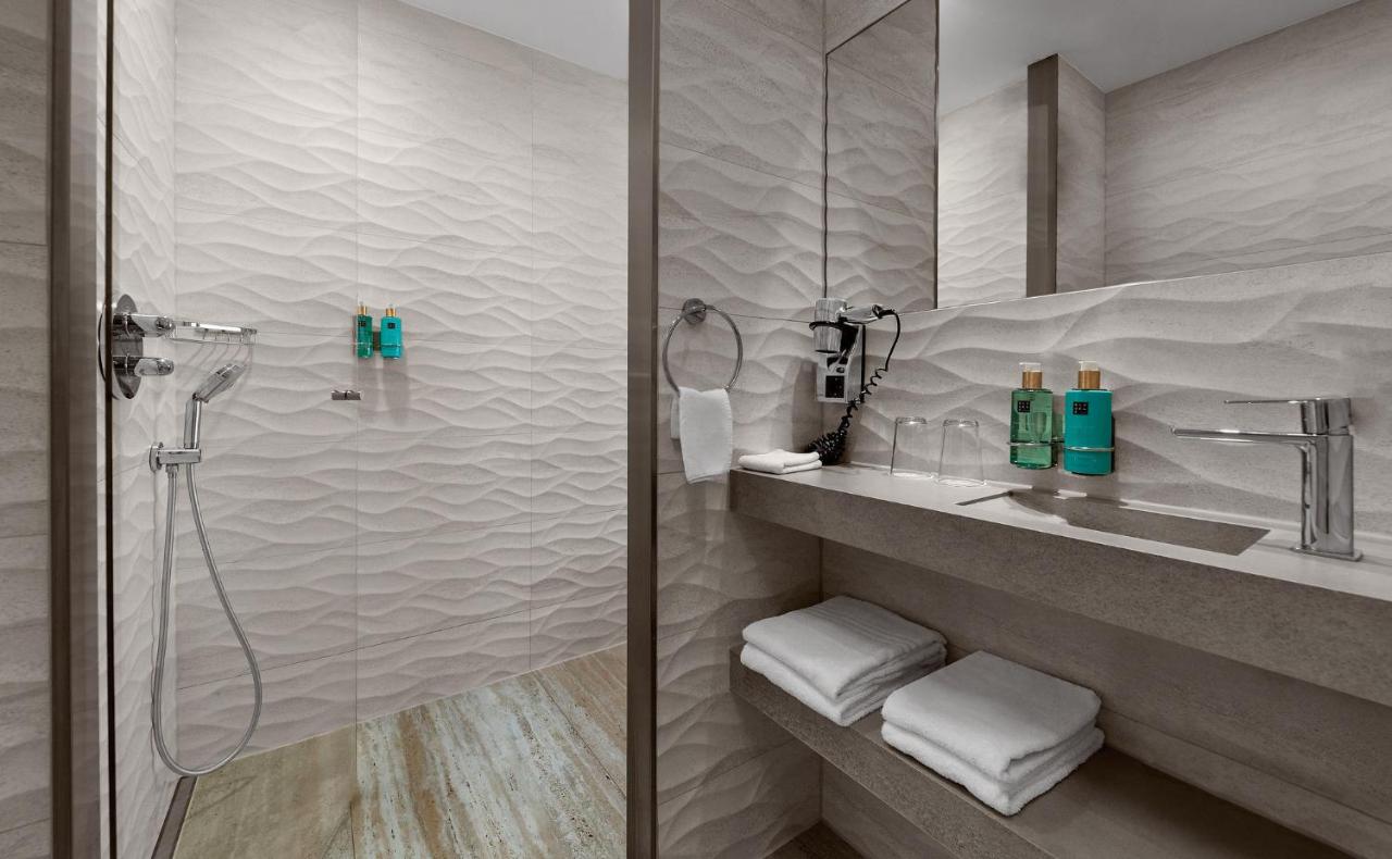 Beachhouse Hotel photo