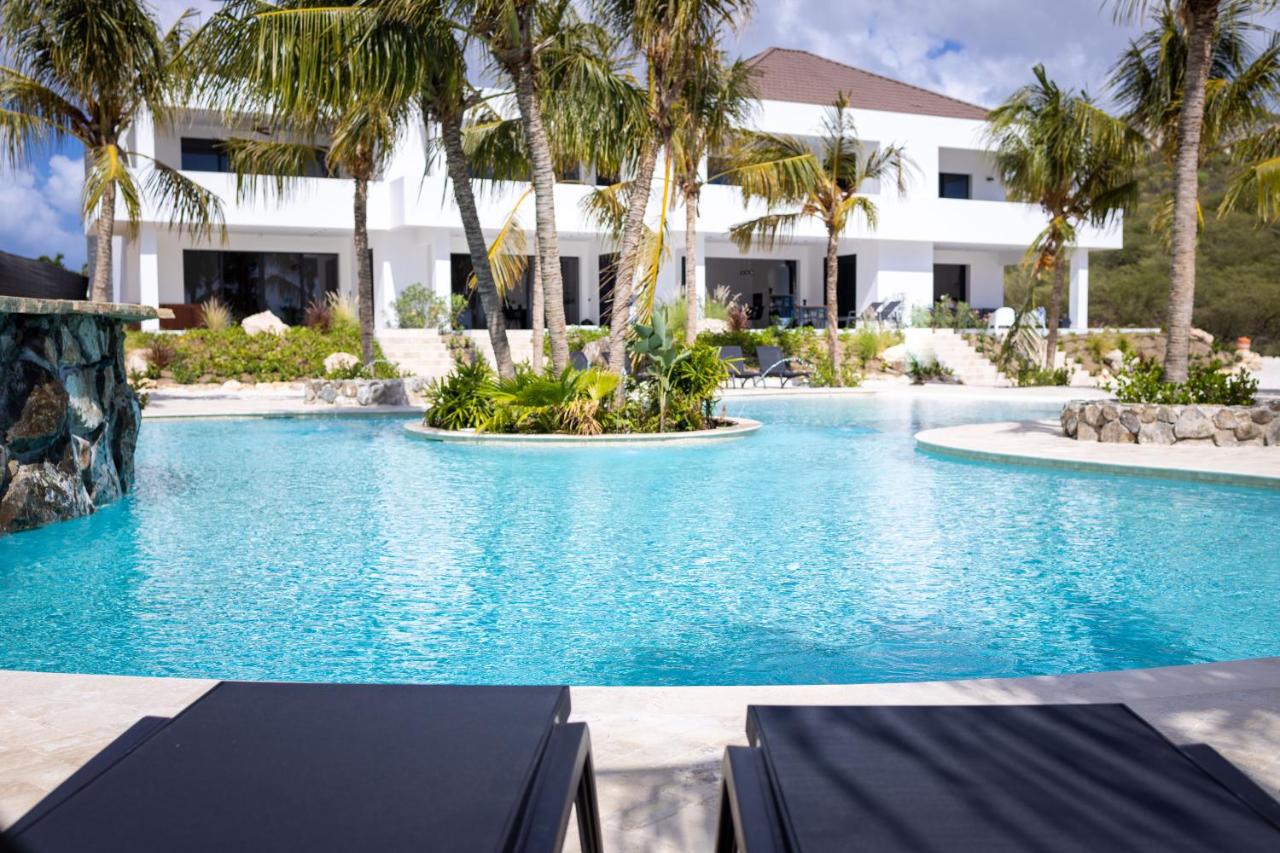 The Reef - Blue Bay Golf & Beach Resort