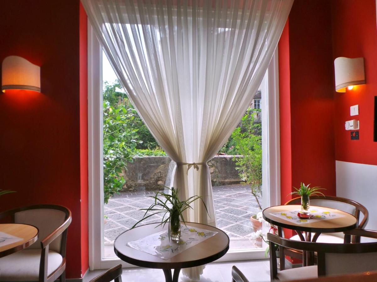 Hotel La Congiura dei Baroni photo