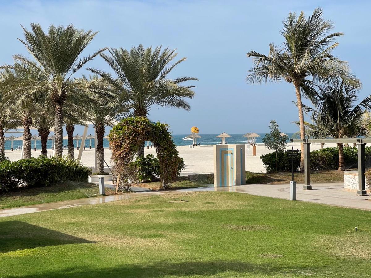 Hotel, plaża: Private Suites Al Hamra Palace at golf & sea resort