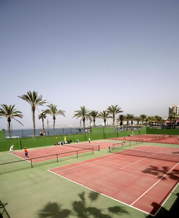 Tennis court: H10 Las Palmeras