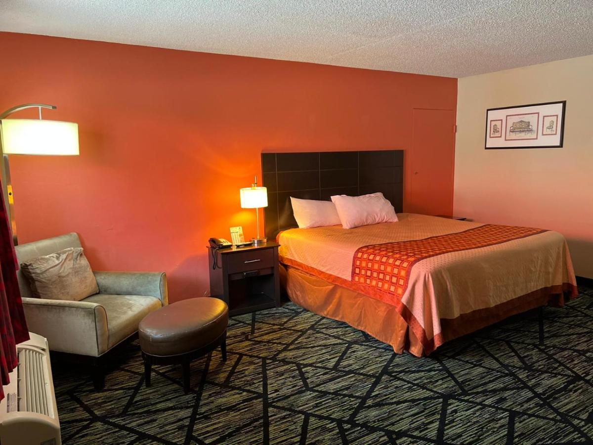 Travelers Lodge Beatrice — photo 5