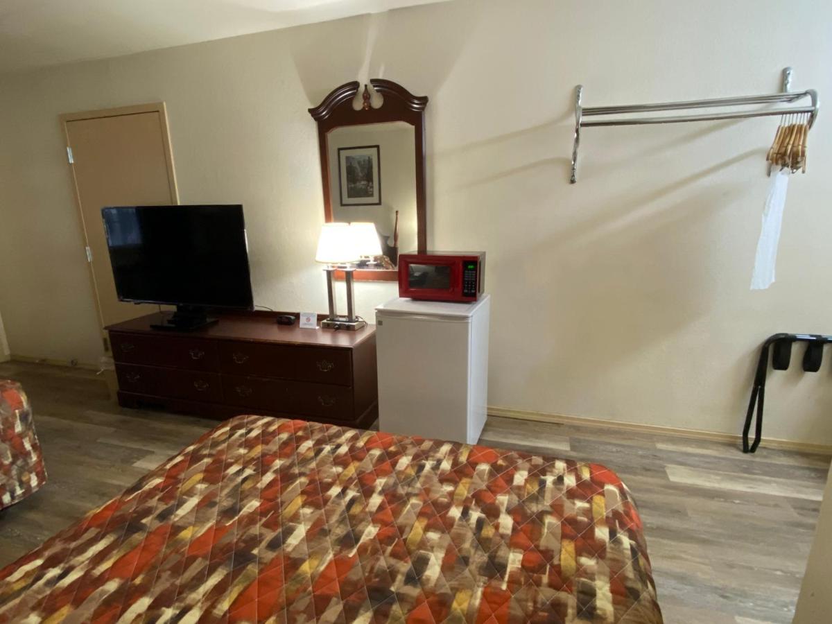 El Rancho Motel — photo 20