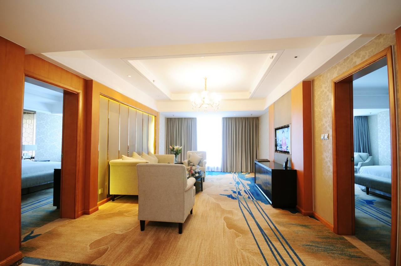 Airport Jianguo Hotel photo