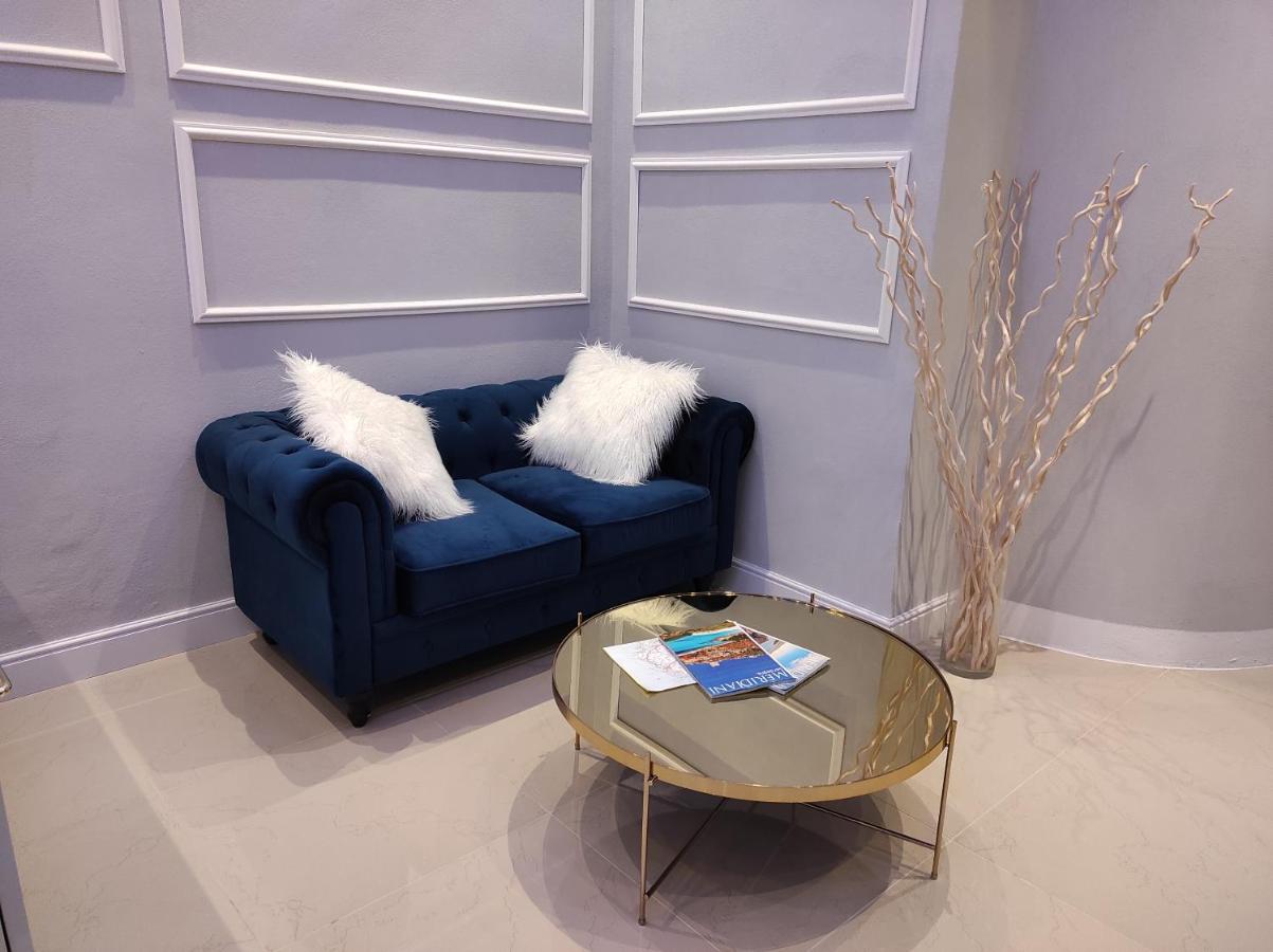 Boutique Studio - 4