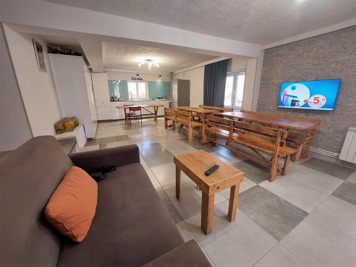 Двухэтажный каменный дом в Цахкадзорe static_photo