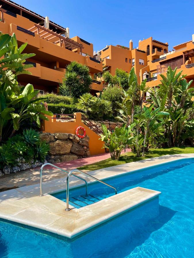 Luxury 1 bed apartment with pool and ocean views, Mijas ...