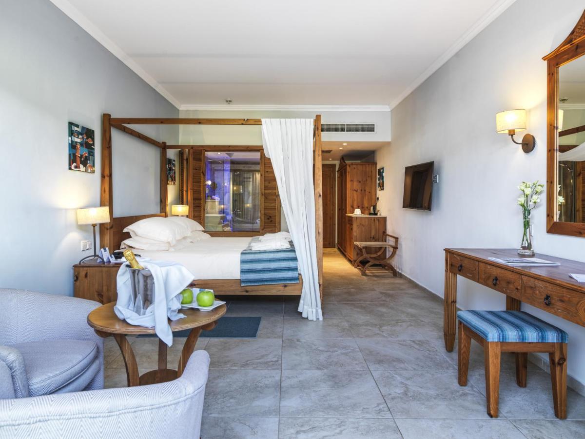 Olympic Lagoon Resort Paphos photo