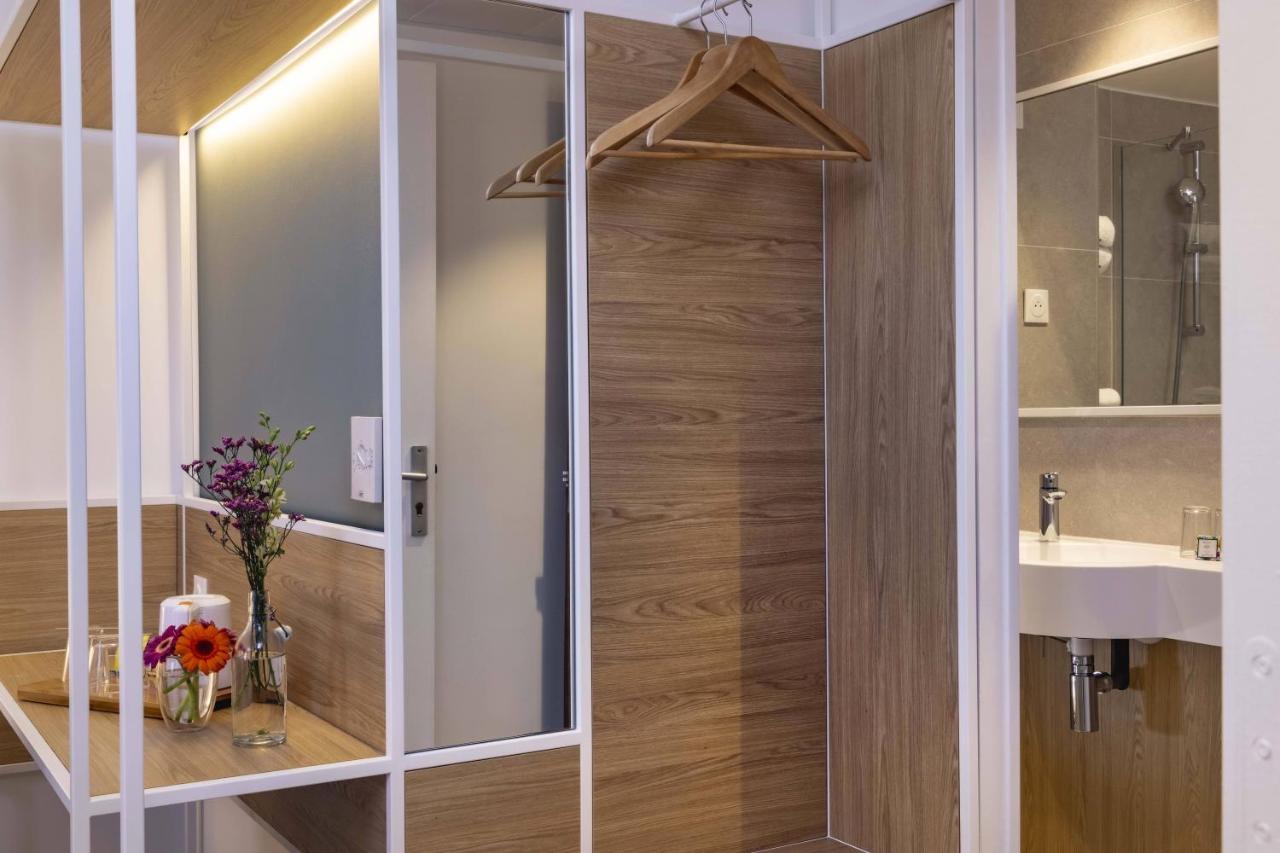 Hotel Paris Louis Blanc - 3