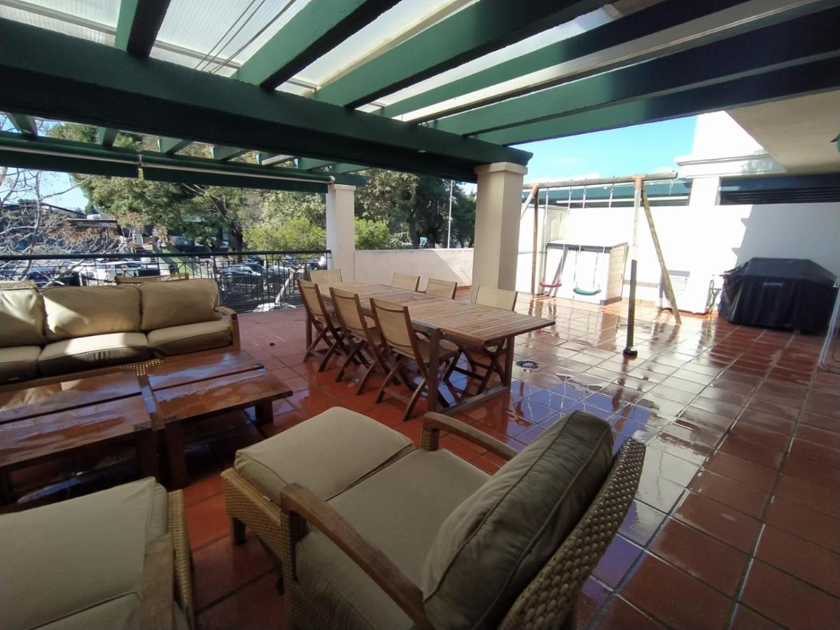 Apartamento con gran terraza, Marbella – Prețuri actualizate 2022