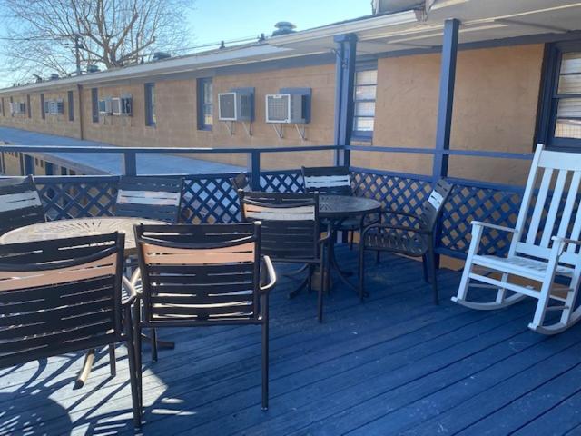Andy Griffith Parkway Inn — photo 16