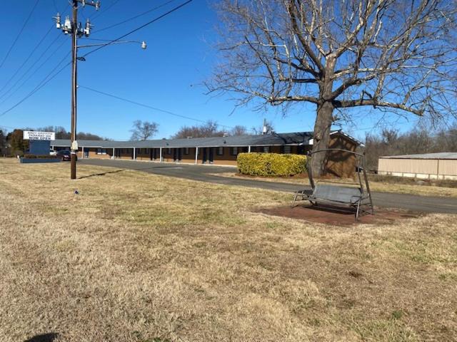 Andy Griffith Parkway Inn — photo 15