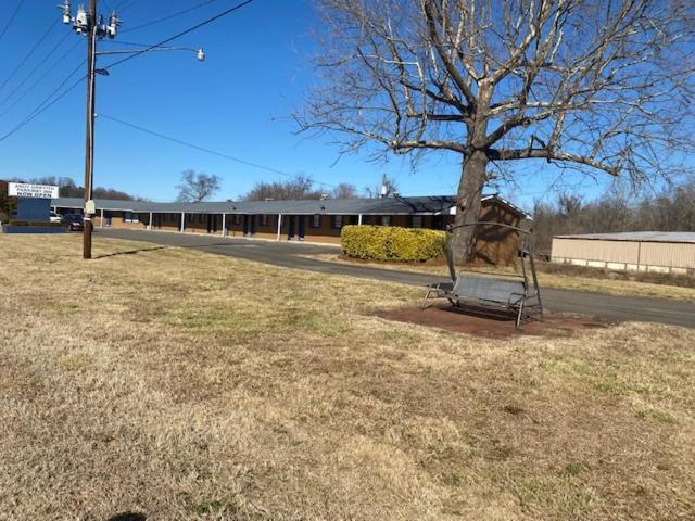 Andy Griffith Parkway Inn — photo 13