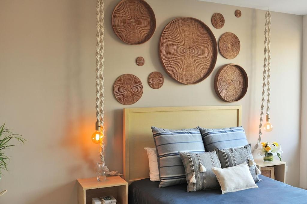 Cozy studio 8 minutes from the beach Rooftoop pool & jacuzzi photo