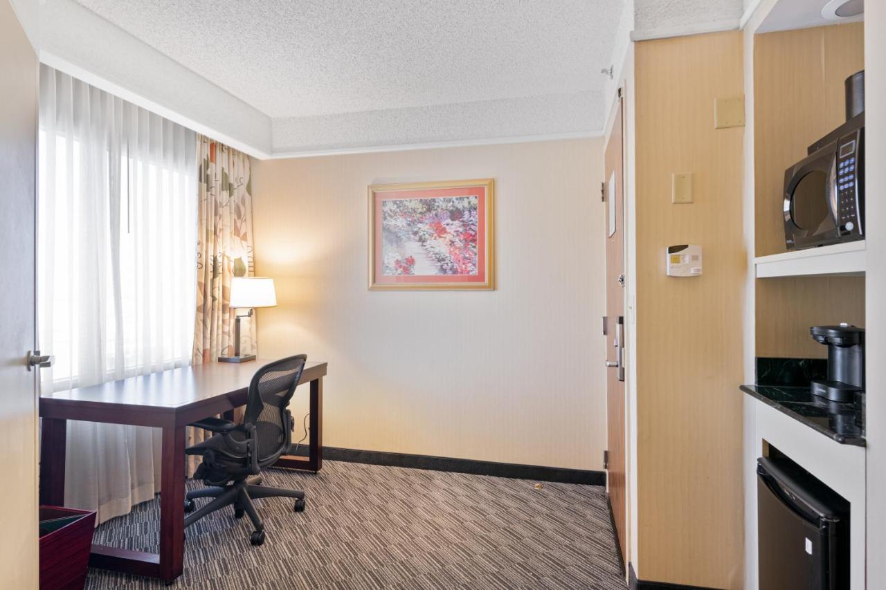 Harmony Suites Secaucus Meadowlands — photo 22