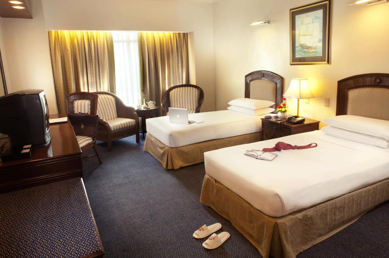 Waterfront Cebu City Hotel & Casino - Laterooms