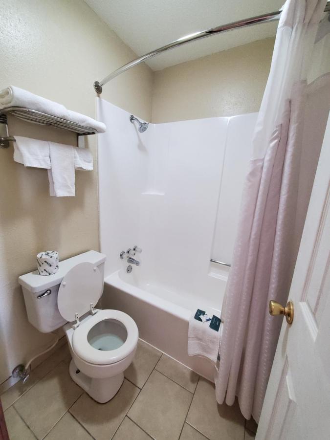 Relax Inn — photo 16