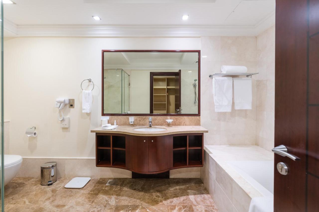 Royal Club By RVHR, Grandeur Residence Crescent Palm Jumeirah - 3