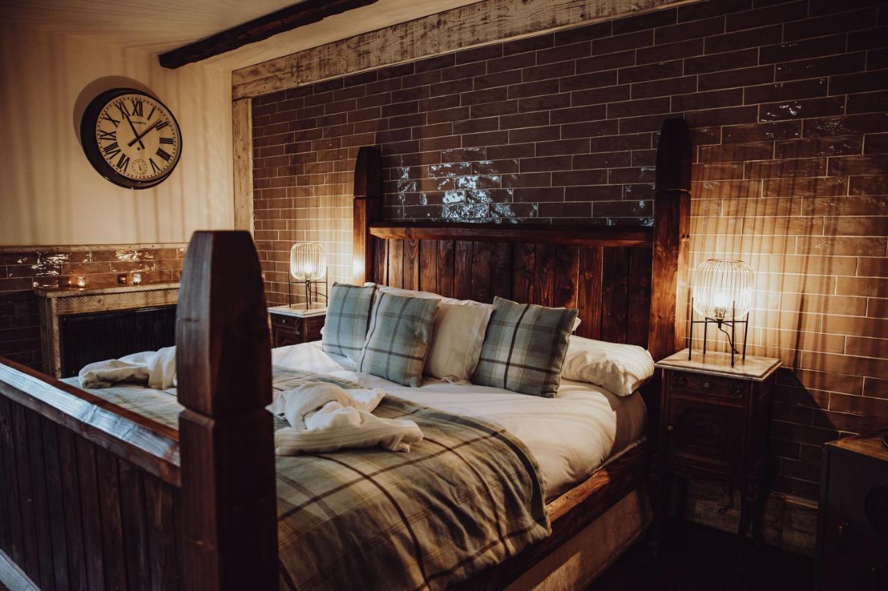 The Forge with Hot Tub