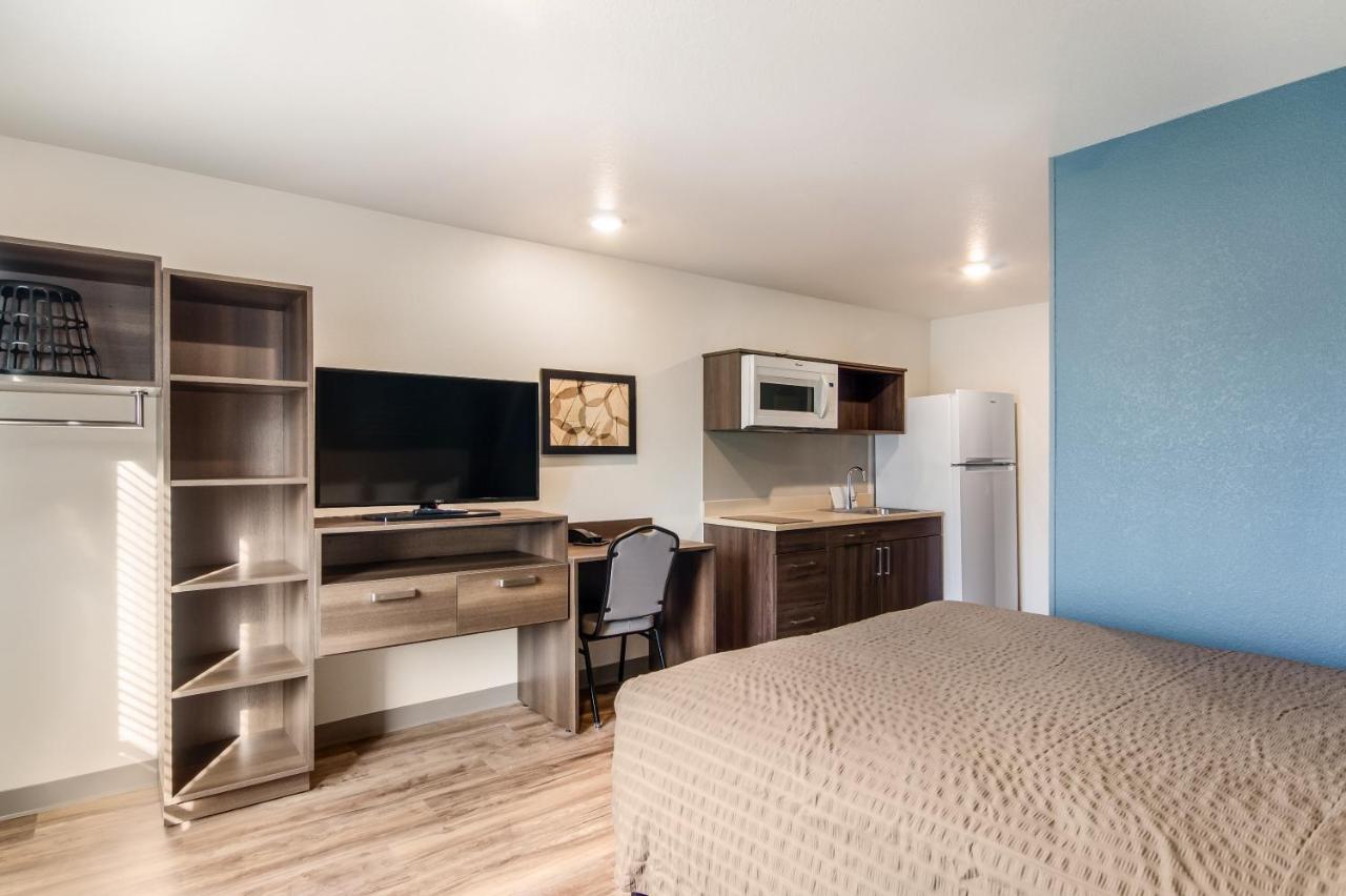 WoodSpring Suites Thornton-North Denver — photo 12