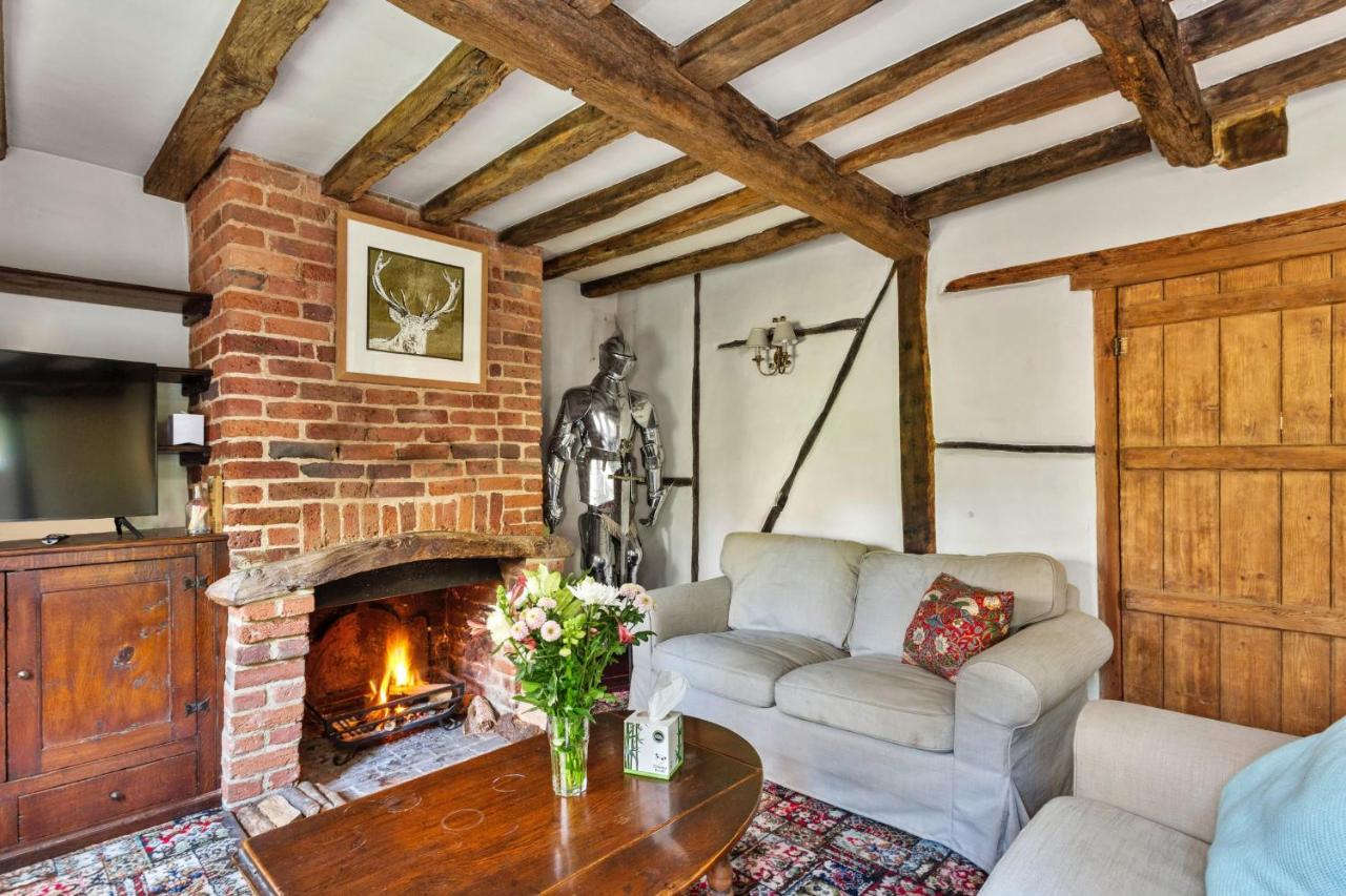 Finest Retreats - Sandhill Cottage with hot tub photo