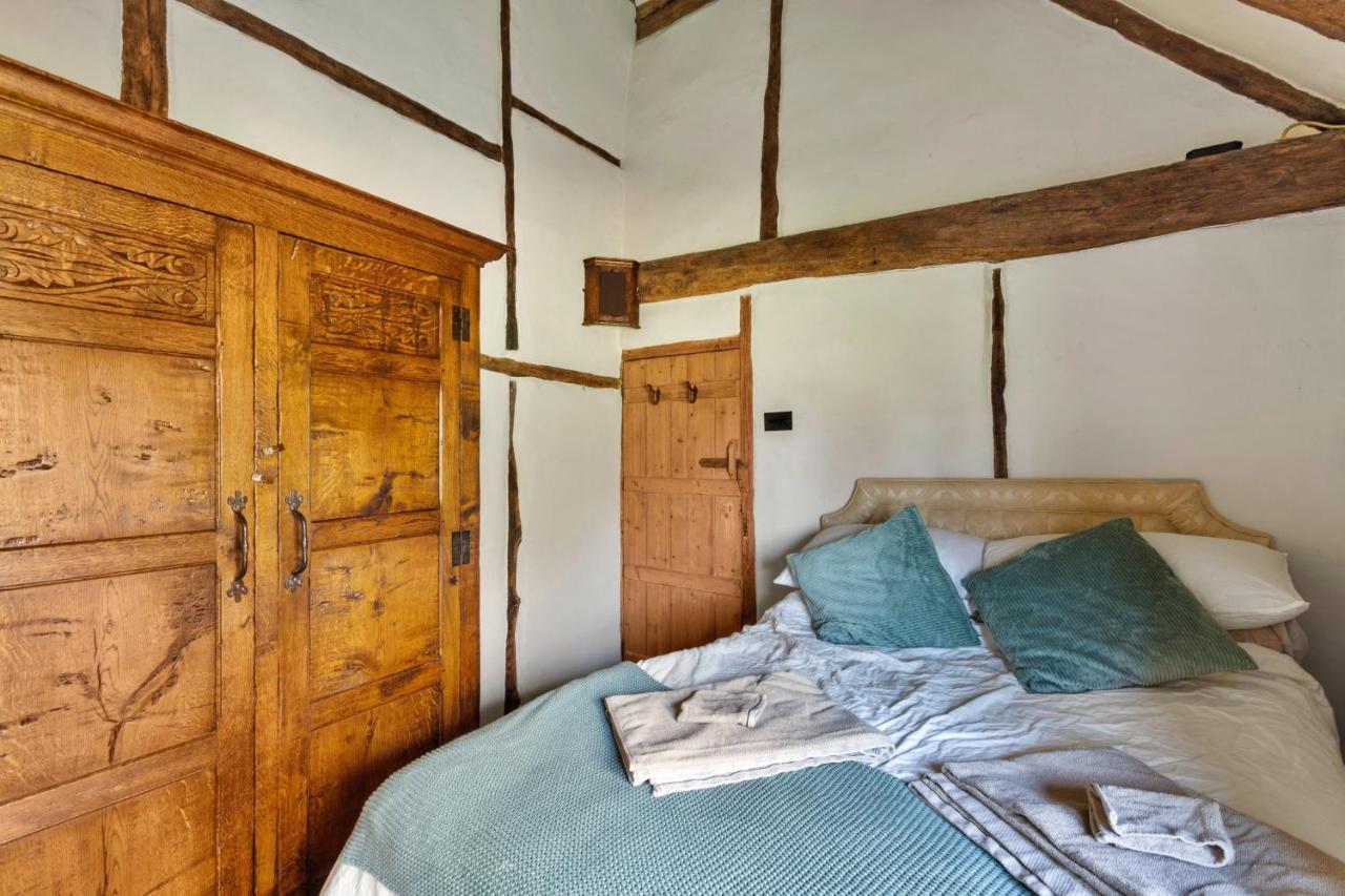 Finest Retreats - Sandhill Cottage with hot tub photo