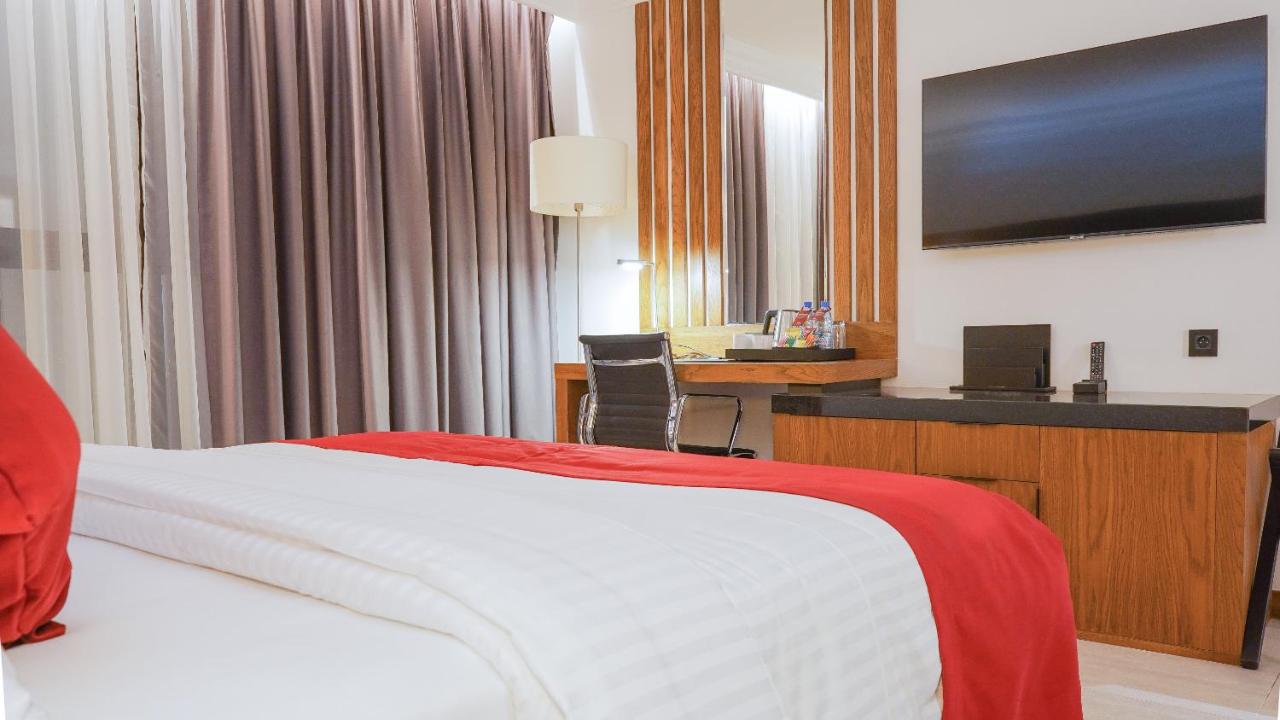 STAR LAND HOTEL BASTOS photo