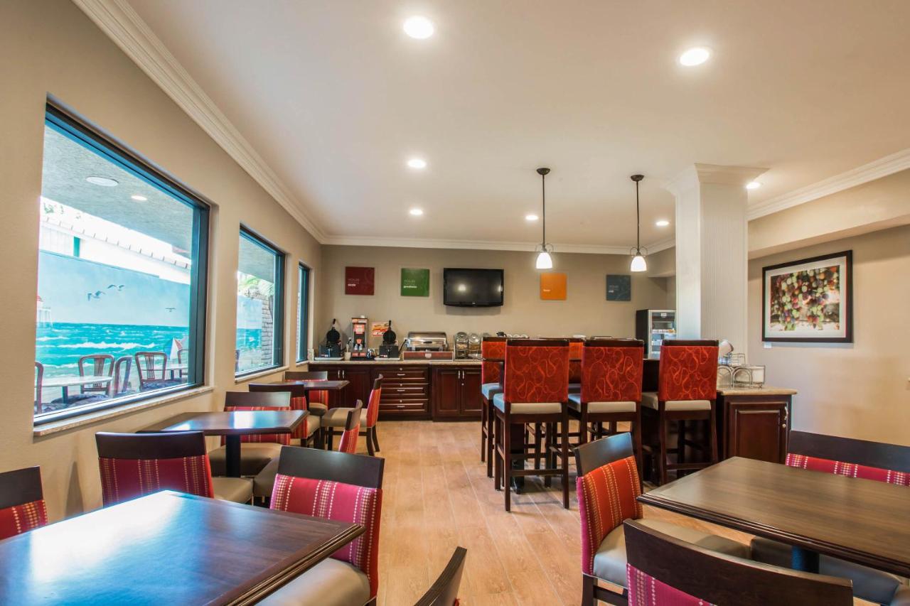 Comfort Inn & Suites Huntington Beach photo