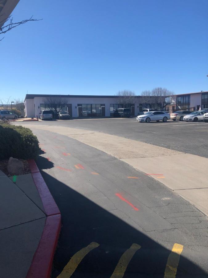 Antelope Hills Inn-Suites — photo 8