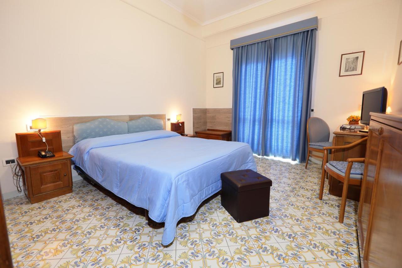 Hotel Mega Mare photo