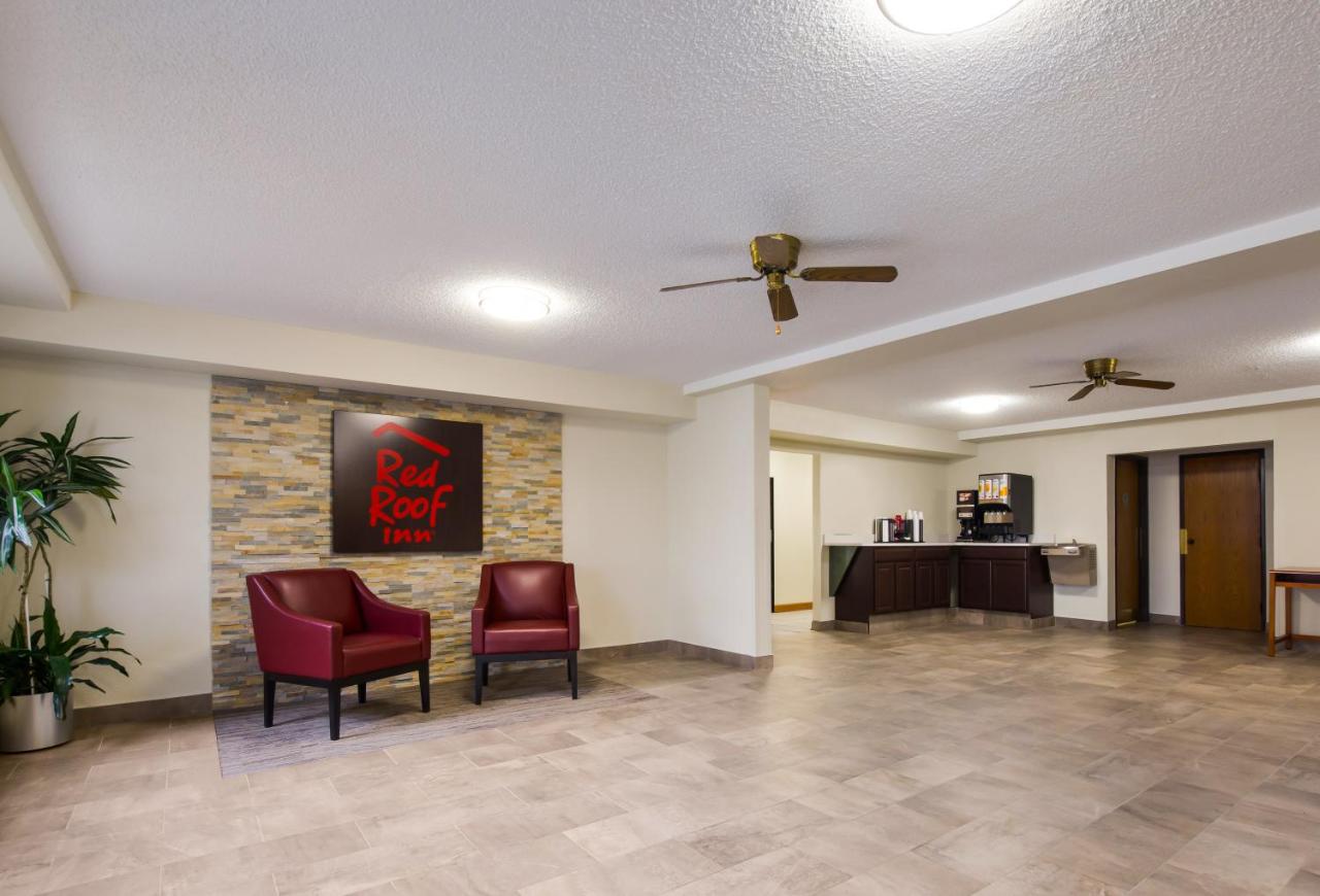 Redwood Inn - Lawrenceburg — photo 17