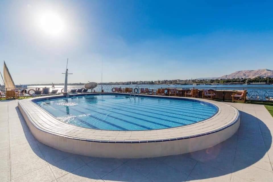 Rooftop swimming pool: Luxor booking Nile cruises 4 Nights started from luxor on Monday and Saturday 3 Nights started from Aswan Friday and Wednesday 7 Nights from Luxor & Aswa