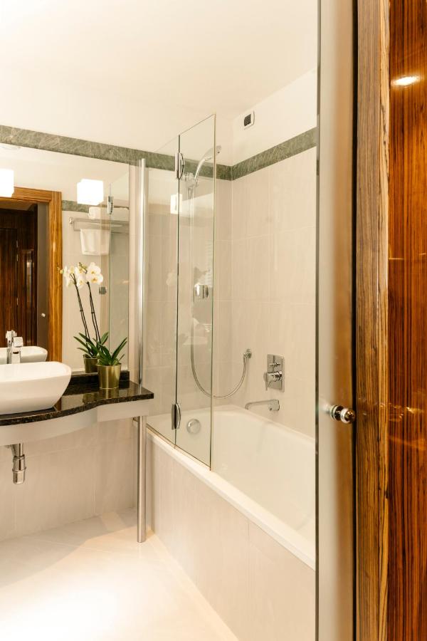 Cosmopolitan Hotel - 3