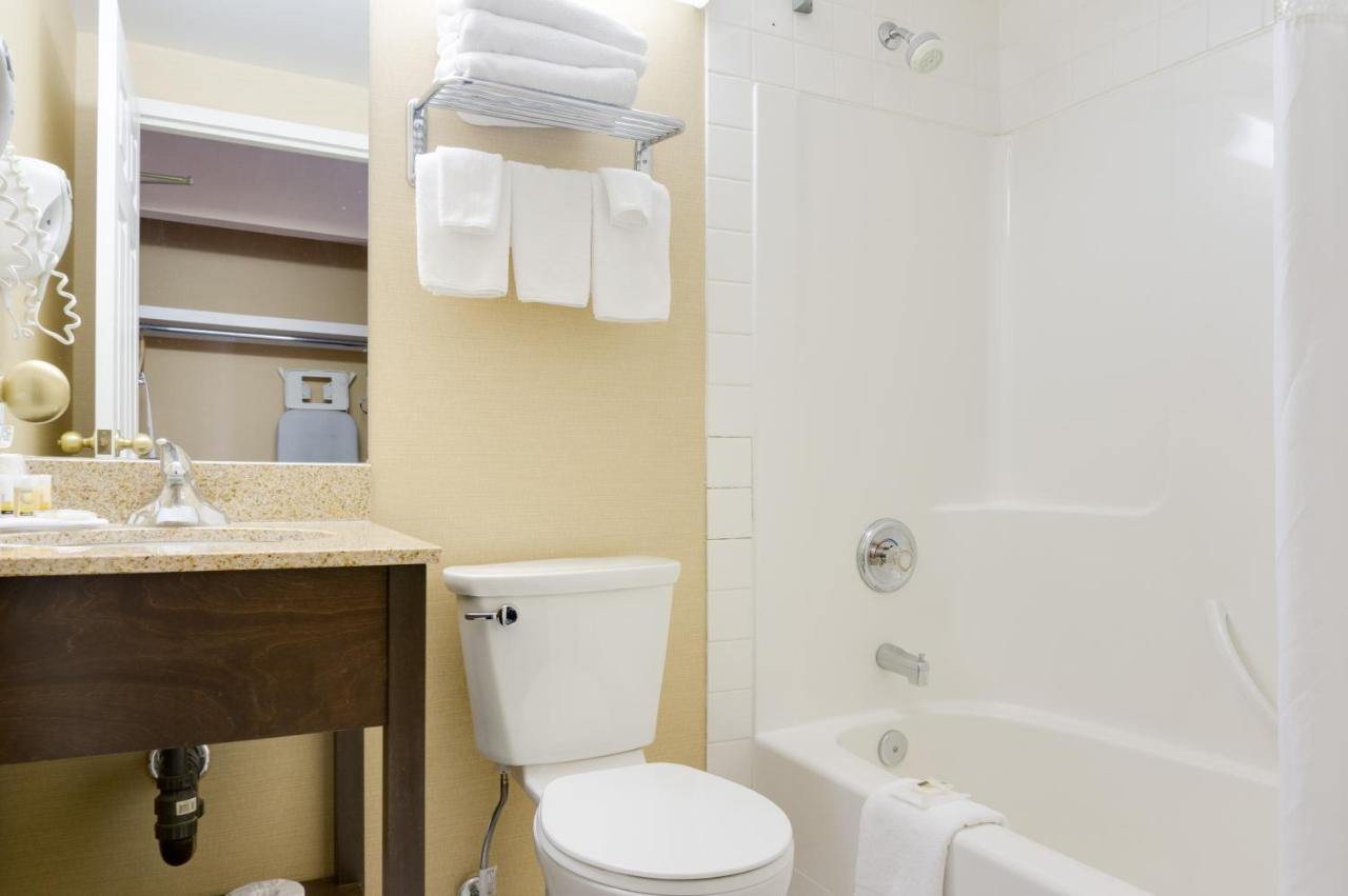 Days Inn by Wyndham Calgary South photo