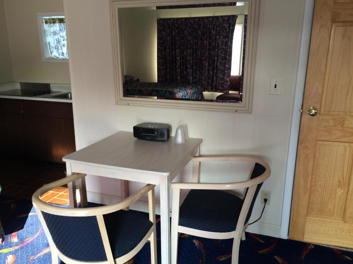 Simpson's Motel — photo 7