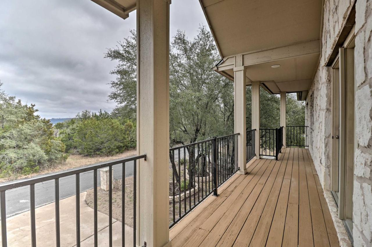 Airy Villa in Austin with BadmintonandVolleyball Court - 2