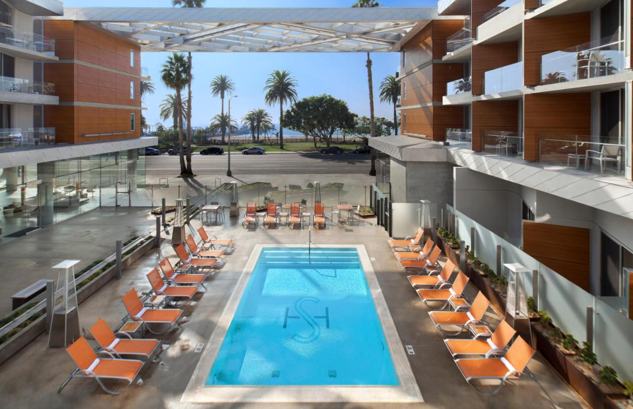 Heated swimming pool: Shore Hotel