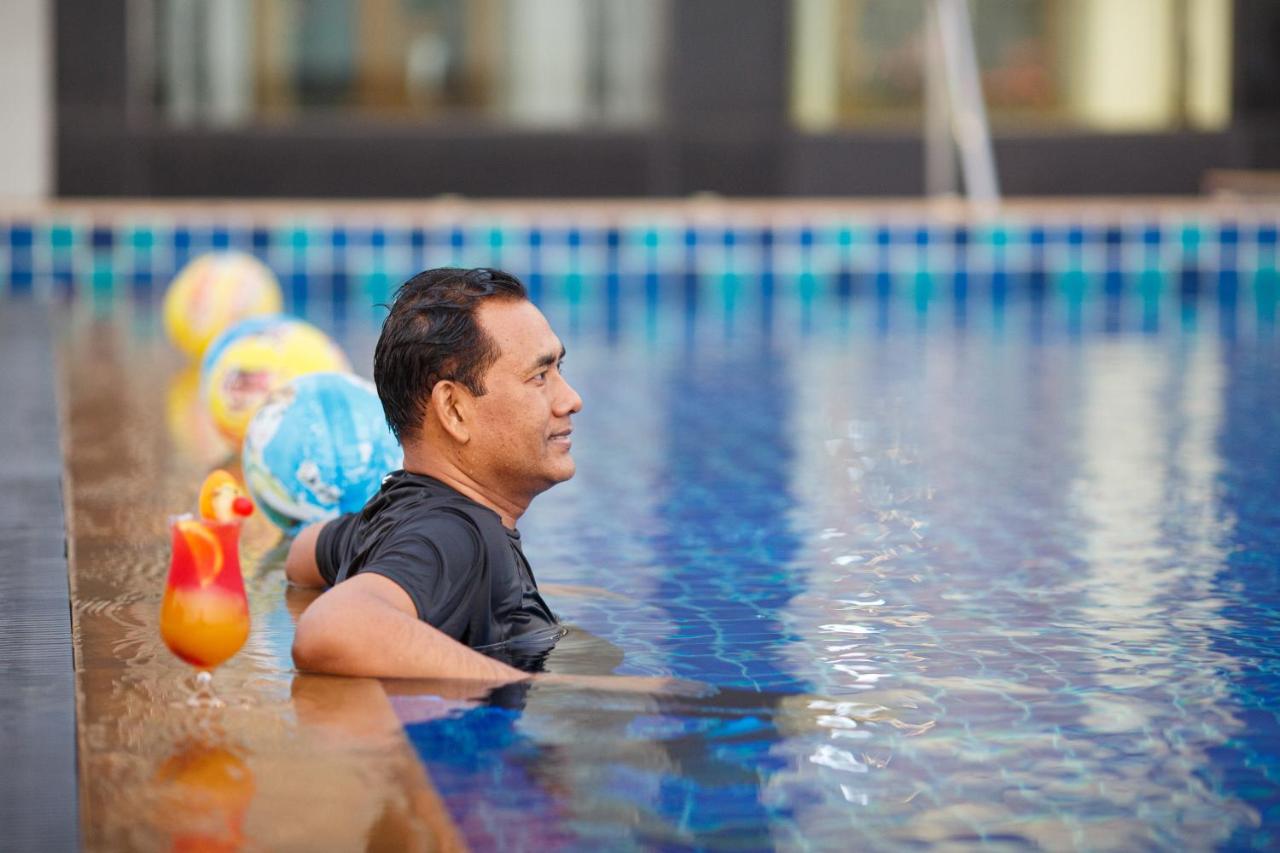 Holiday Inn Dhaka City Centre, an IHG Hotel photo