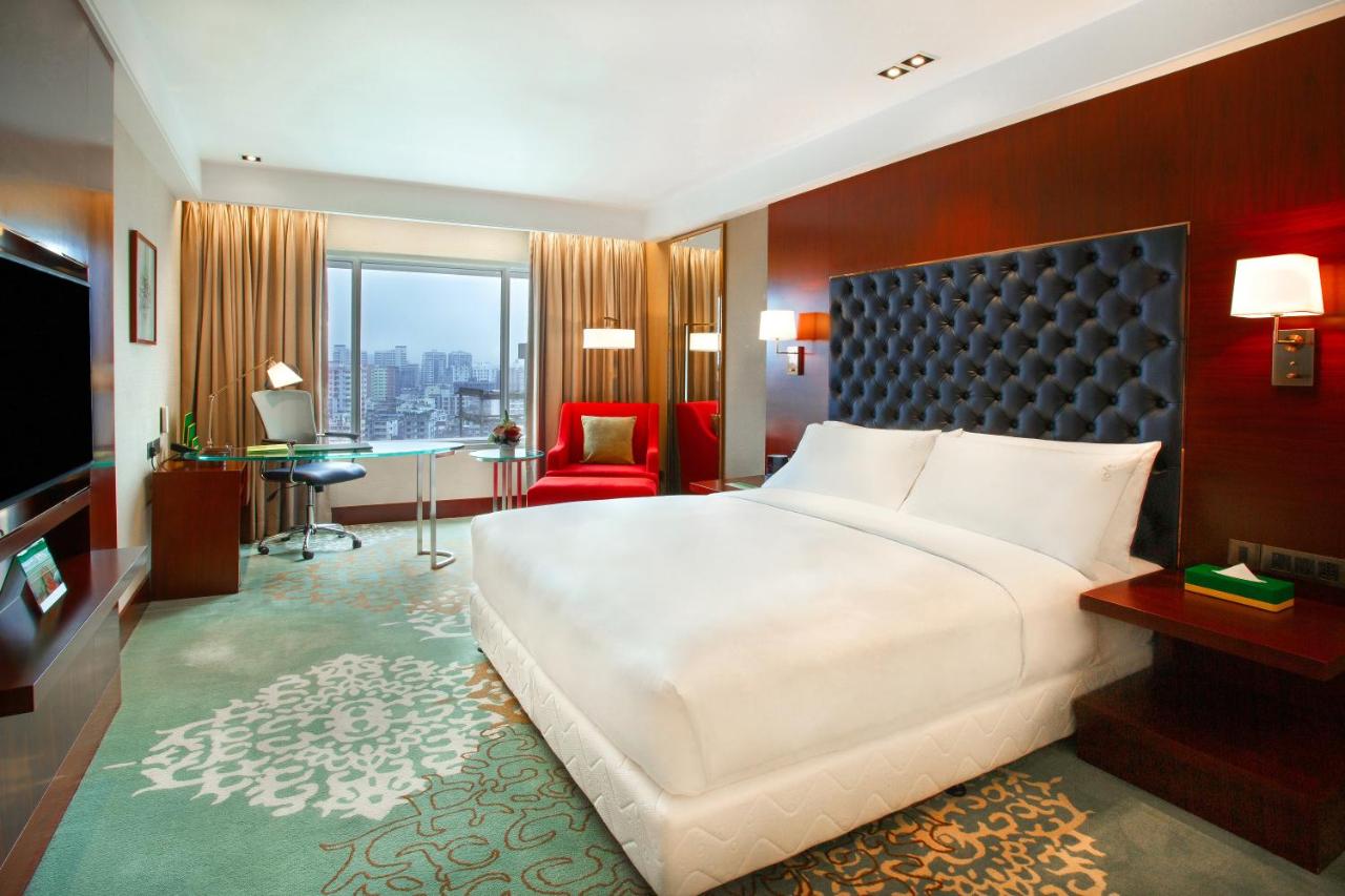 Holiday Inn Dhaka City Centre, an IHG Hotel photo