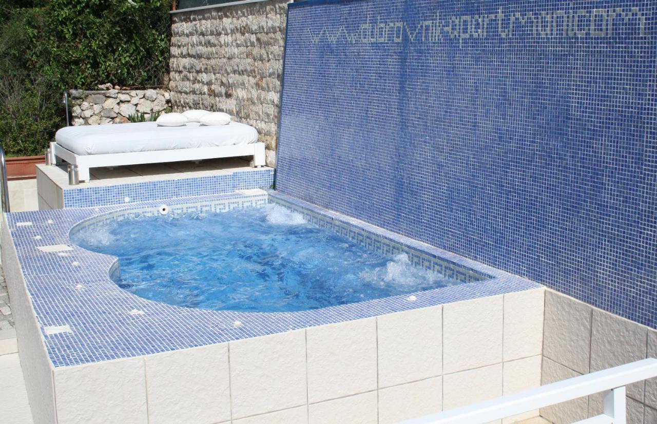 Heated swimming pool: Dubrovnik Apartments