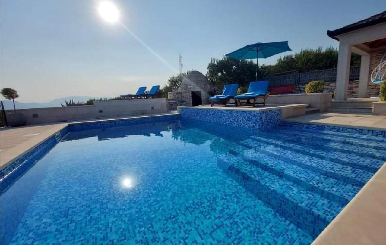 Heated swimming pool: Stunning home in Postira with 2 Bedrooms, WiFi and Outdoor swimming pool