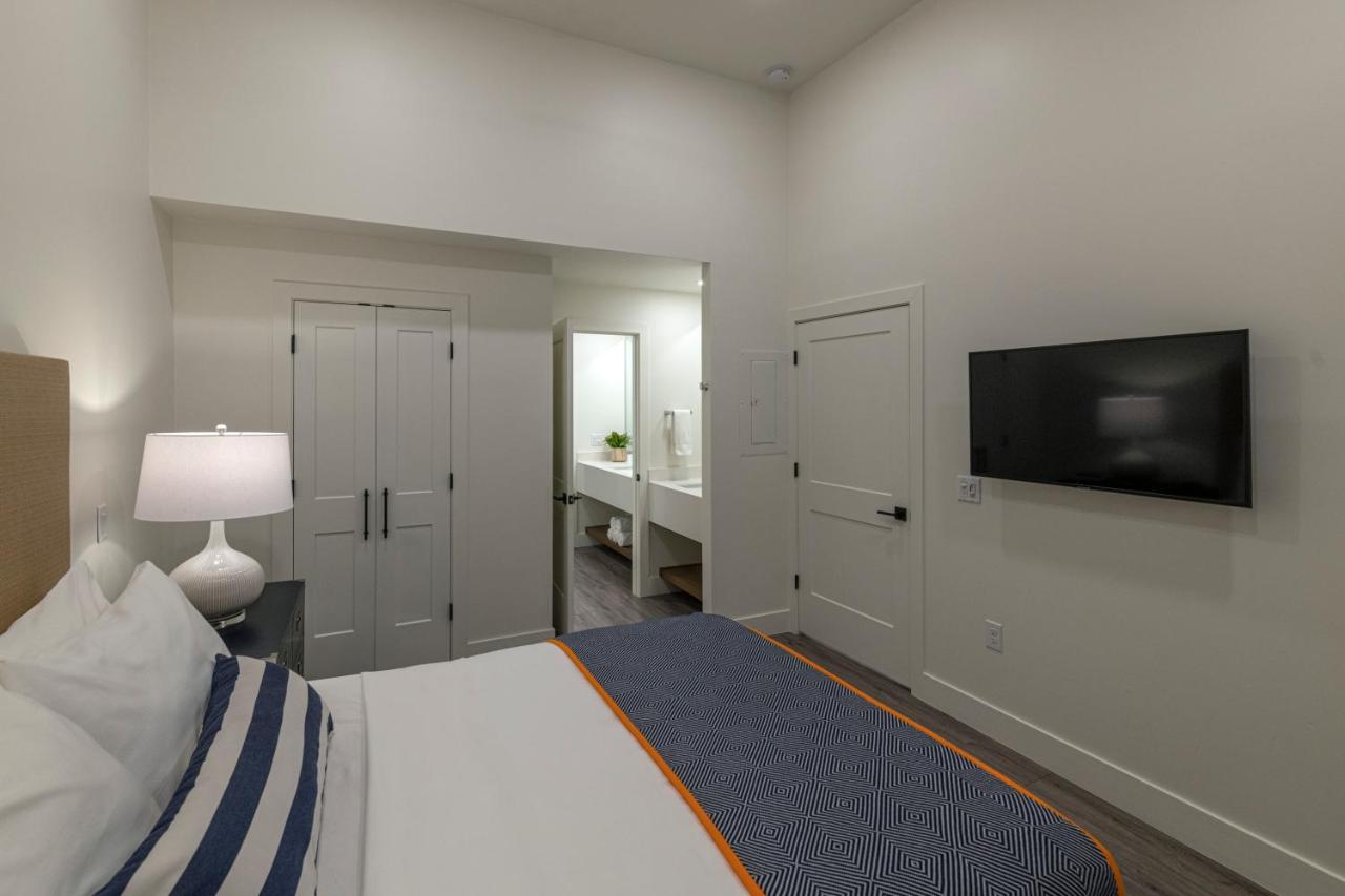 The Suites at Fishermen's Village - 2 Bedroom Suites — photo 4