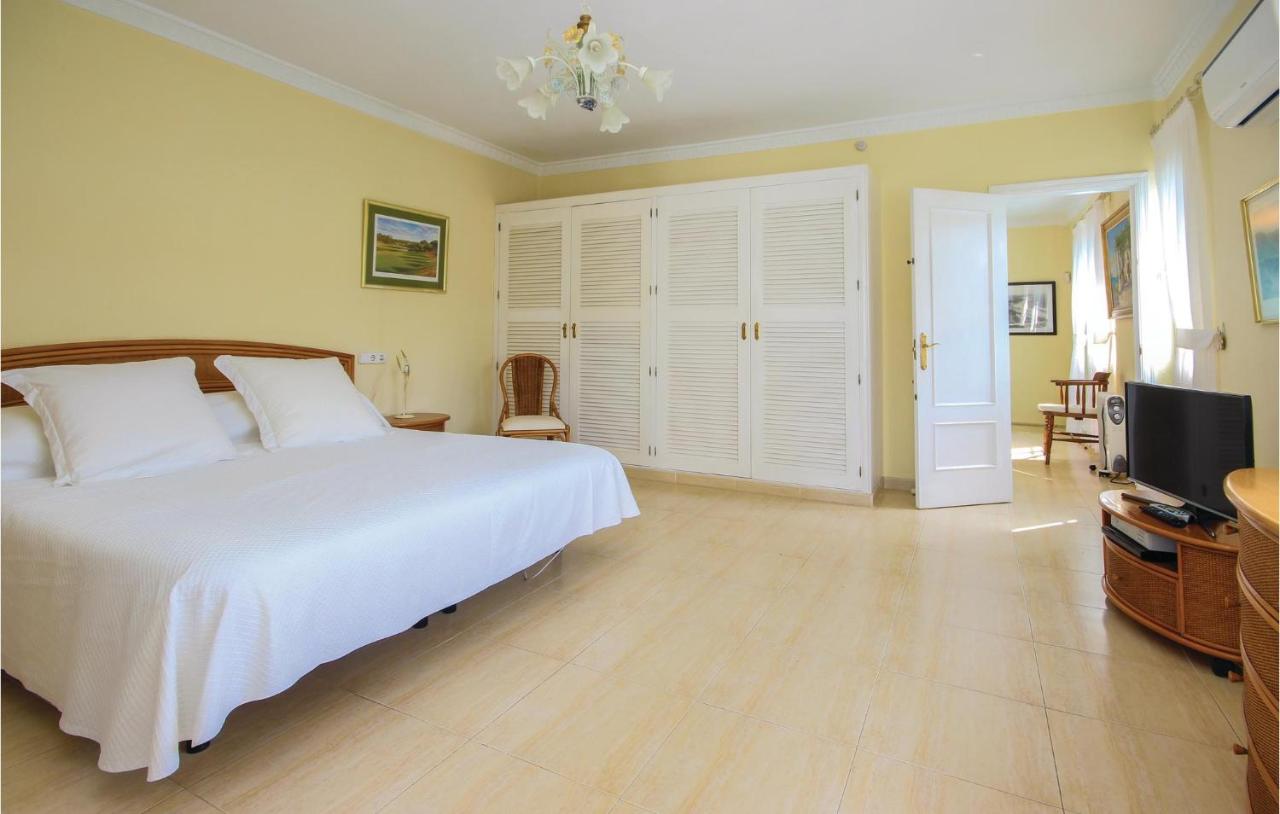 One-Bedroom Apartment in Urb El Chaparral, Mijas Costa ...