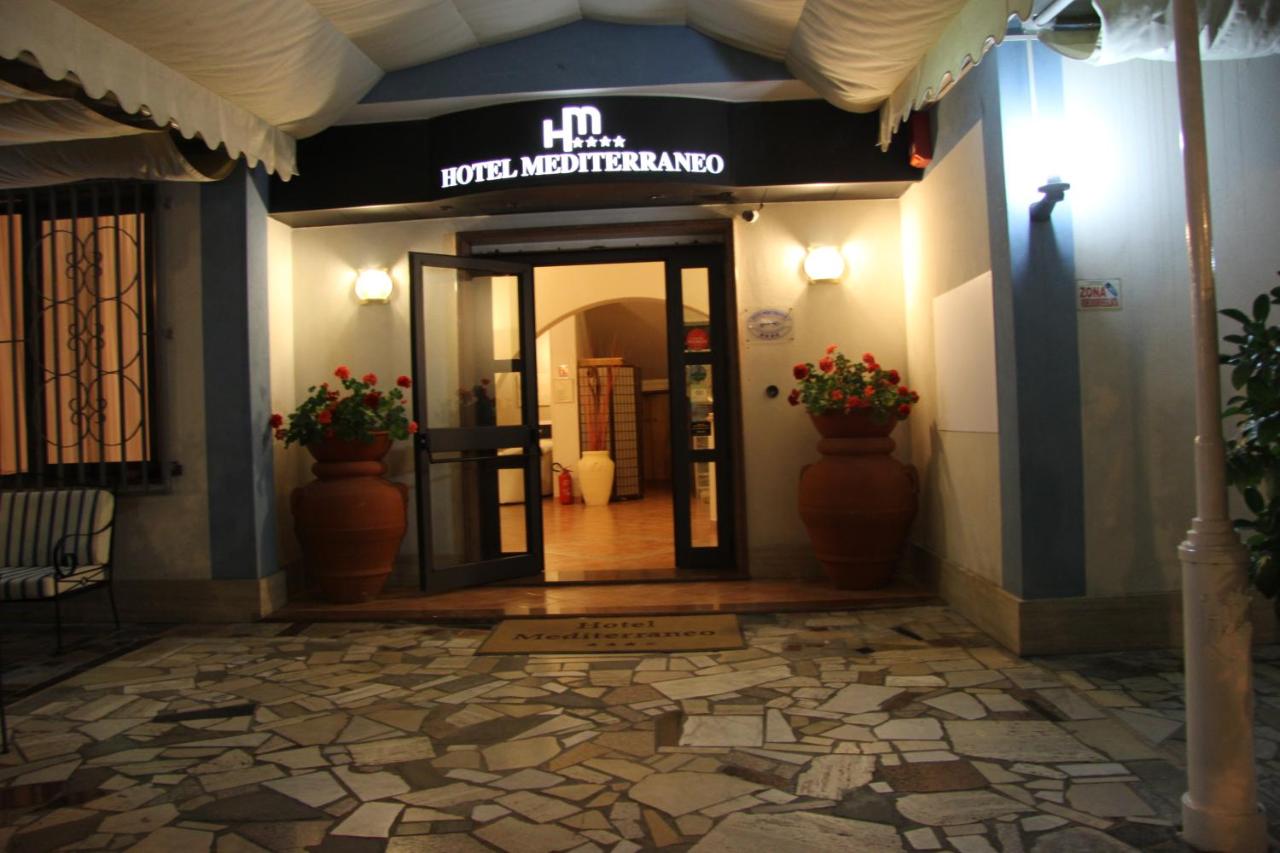 Hotel Mediterraneo photo