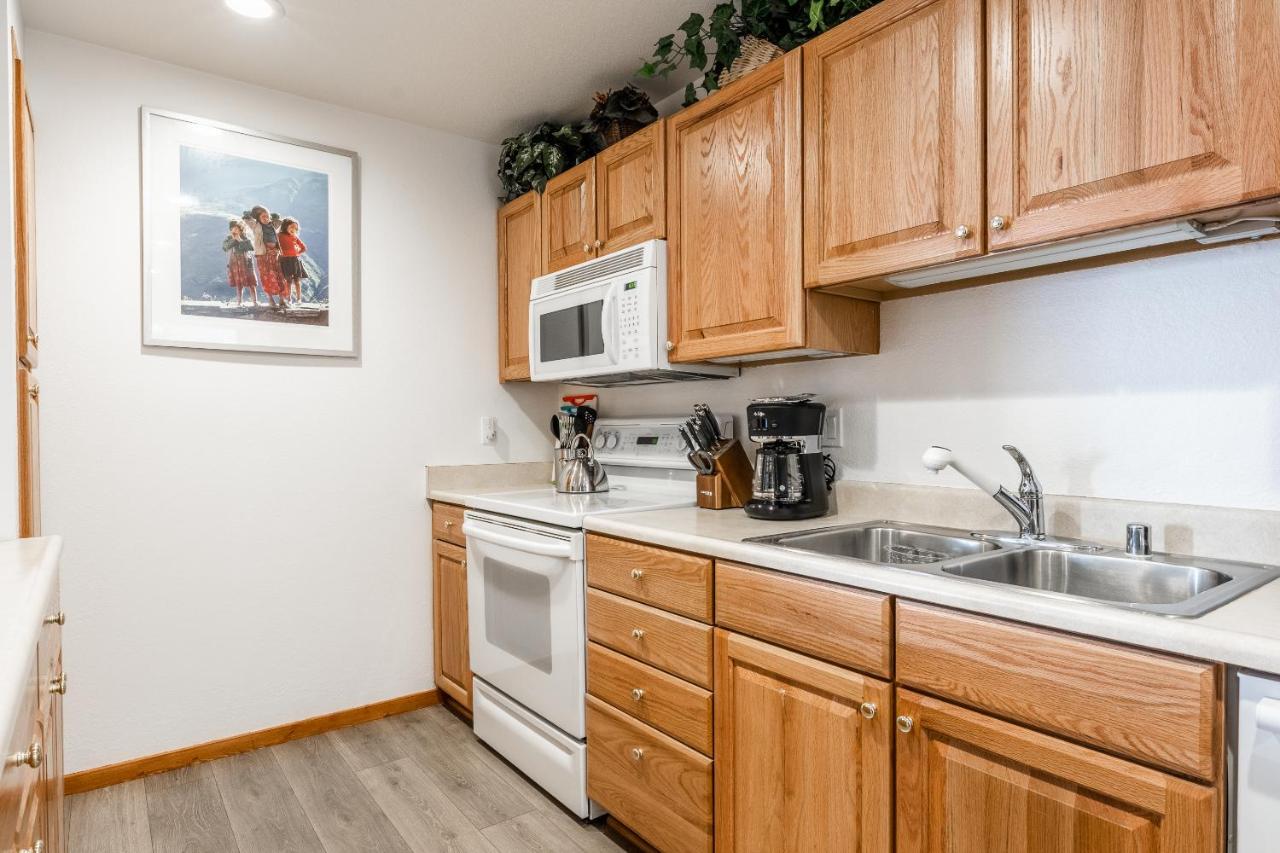 Hidden Valley Village #103 nicely updated 1 bedroom 1 bathroom condo short  10 min walk from Village, Mammoth Lakes – opdaterede priser for 2022