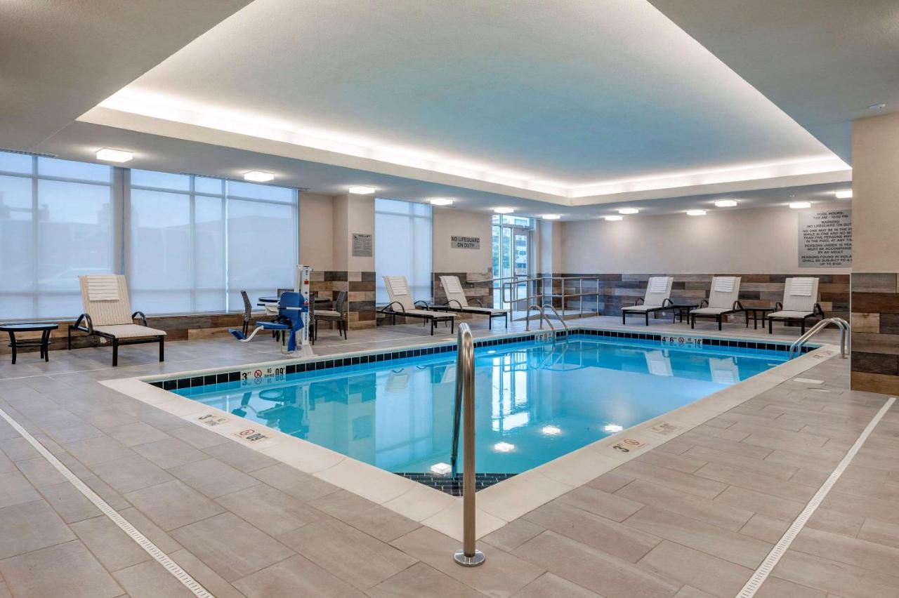 Heated swimming pool: Cambria Hotel Louisville Downtown-Whiskey Row