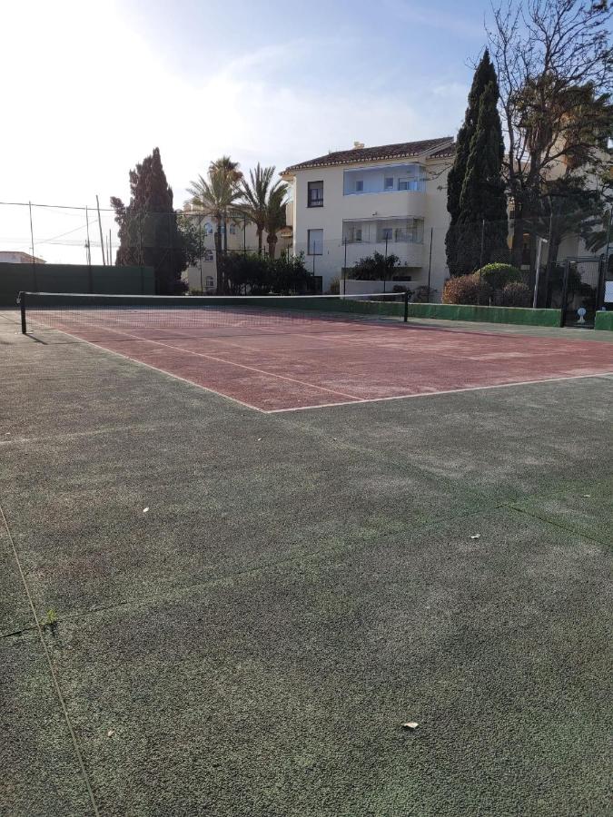 Tennis court: La Cala de Mijas, URBANIZACIÓN LAS MIMOSAS