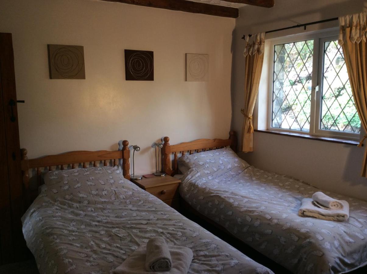 Cwmbach Guest House - Laterooms