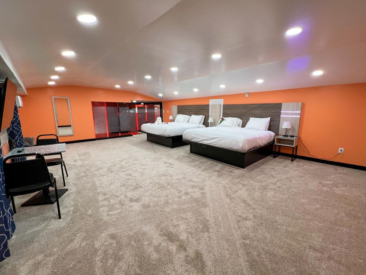 HOLLYWOOD MOTEL — photo 15